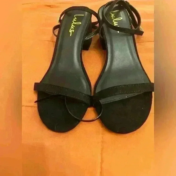 Lulu’s black velvet sandals size 7 - Picture 1 of 4
